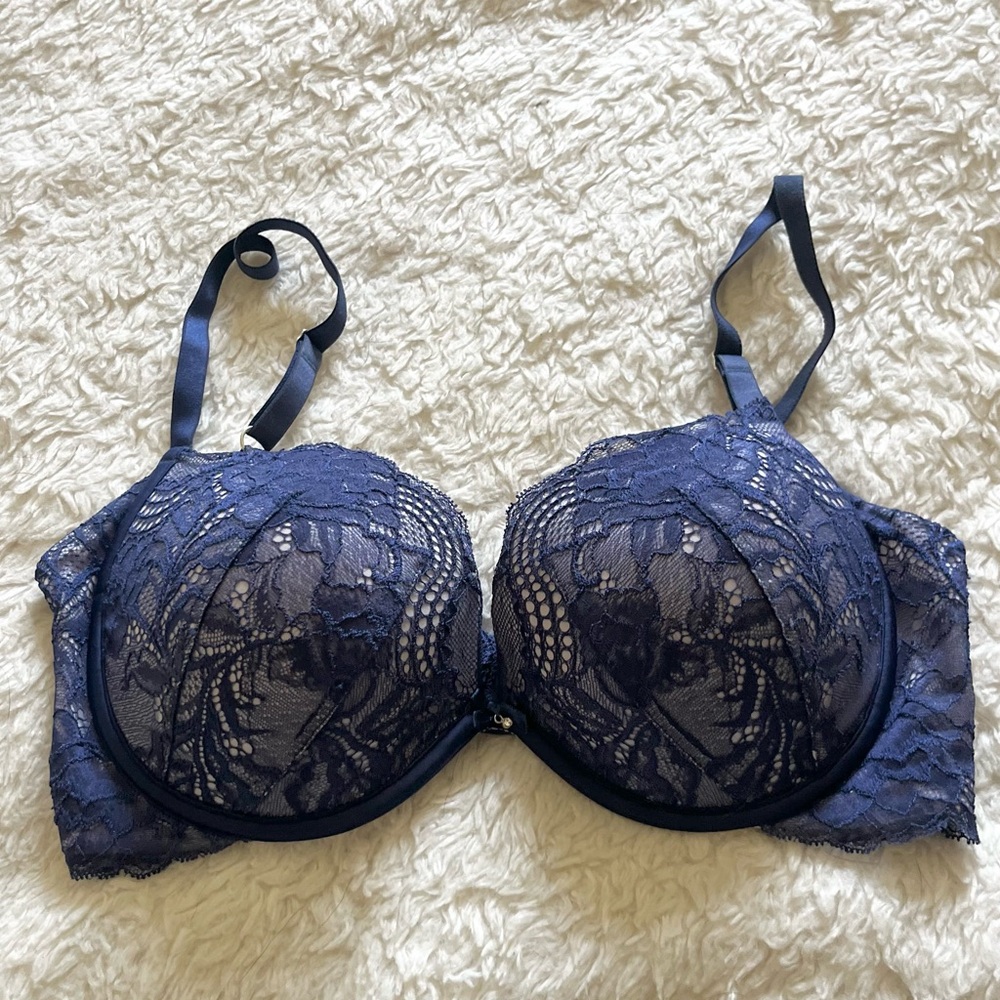 Victoria’s Secret Navy Lace Bra 34D